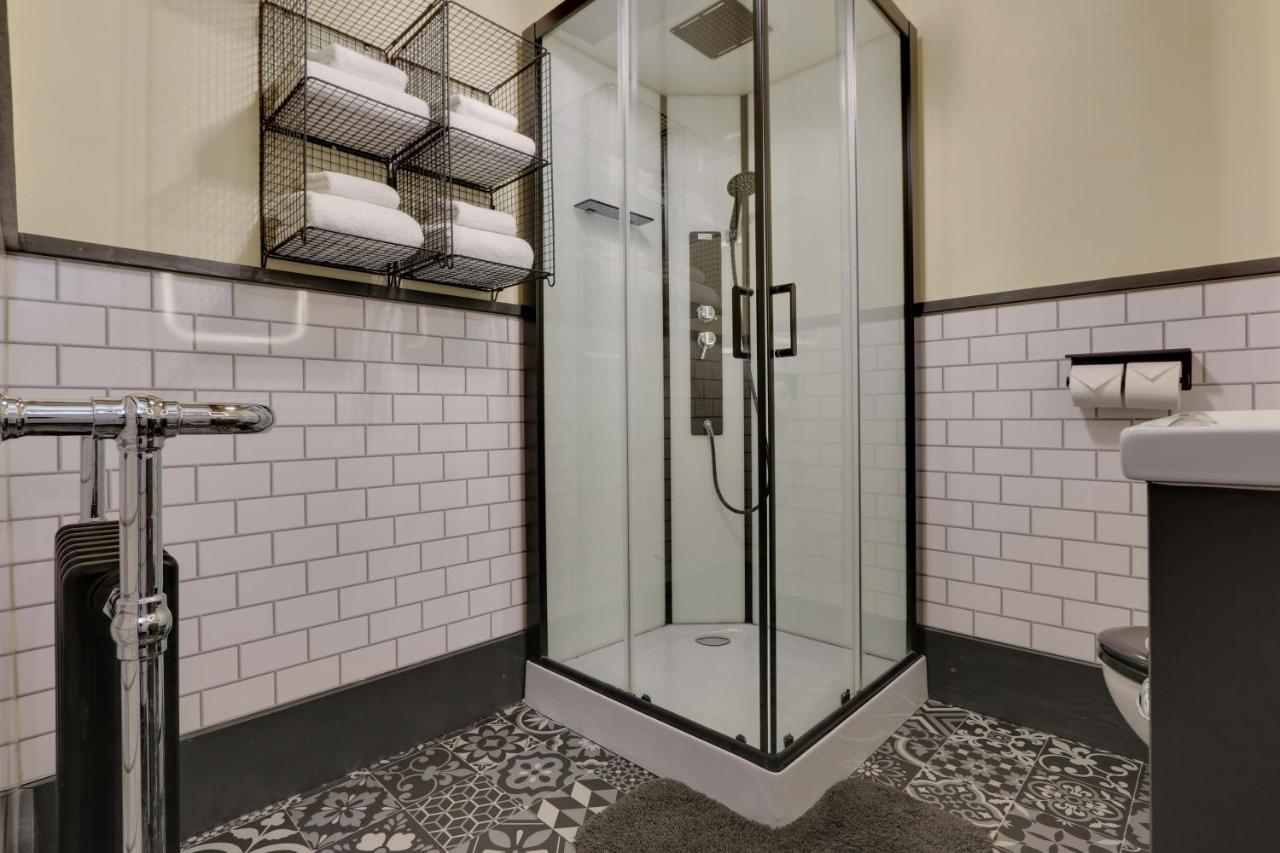Derbyshire Chapel For 6 At Harthill Hall Private Hot Tub 8Am - 10Pm Plus Private Daily Use Of Indoor Pool And Sauna 1 Hour Stanton in Peak Экстерьер фото